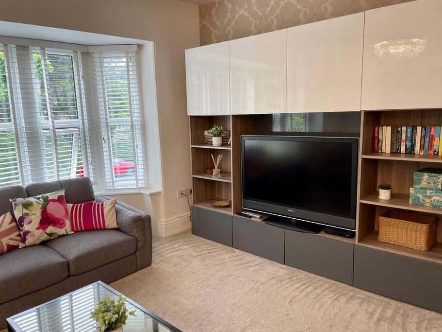Modern 2 Bed Flat W Parking, Dog Friendly, Central Bournemouth Kültér fotó