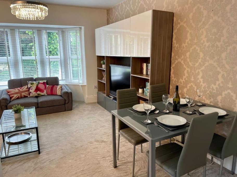 Modern 2 Bed Flat W Parking, Dog Friendly, Central Bournemouth Kültér fotó