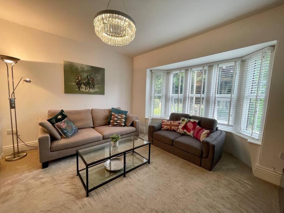 Modern 2 Bed Flat W Parking, Dog Friendly, Central Bournemouth Kültér fotó