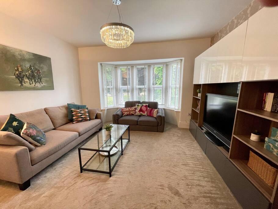 Modern 2 Bed Flat W Parking, Dog Friendly, Central Bournemouth Kültér fotó