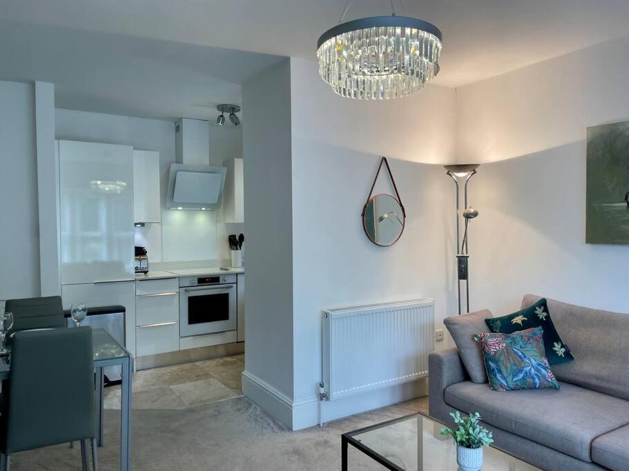Modern 2 Bed Flat W Parking, Dog Friendly, Central Bournemouth Kültér fotó