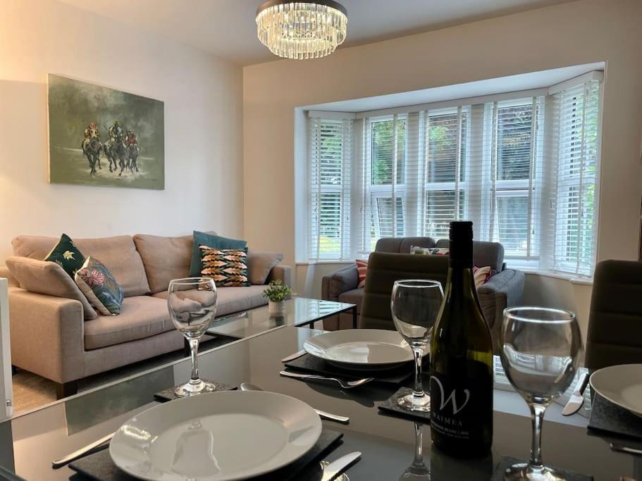 Modern 2 Bed Flat W Parking, Dog Friendly, Central Bournemouth Kültér fotó